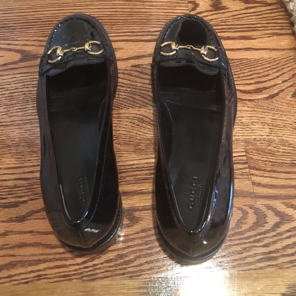 Gucci never worn flats